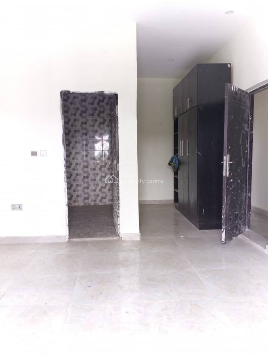 Massive 3 Bedroom Flat Upstairs, Lsk Estate Owode Langbasa Ajah, Badore, Ajah, Lagos, Flat / Apartment for Rent