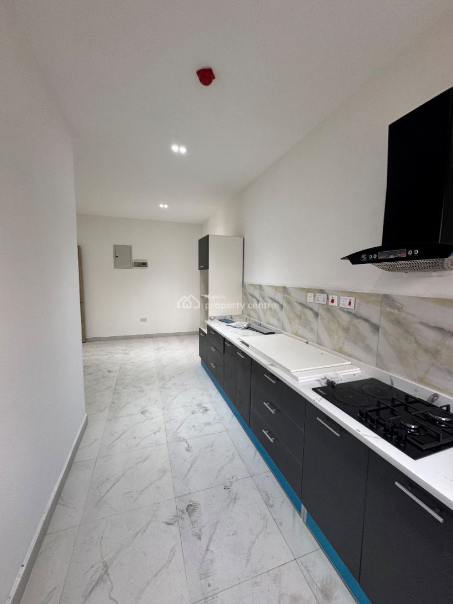 Spacious 3 Bedroom Flat with Elevator and Pool, Lekki Phase 1, Lekki, Lagos, Block of Flats for Sale