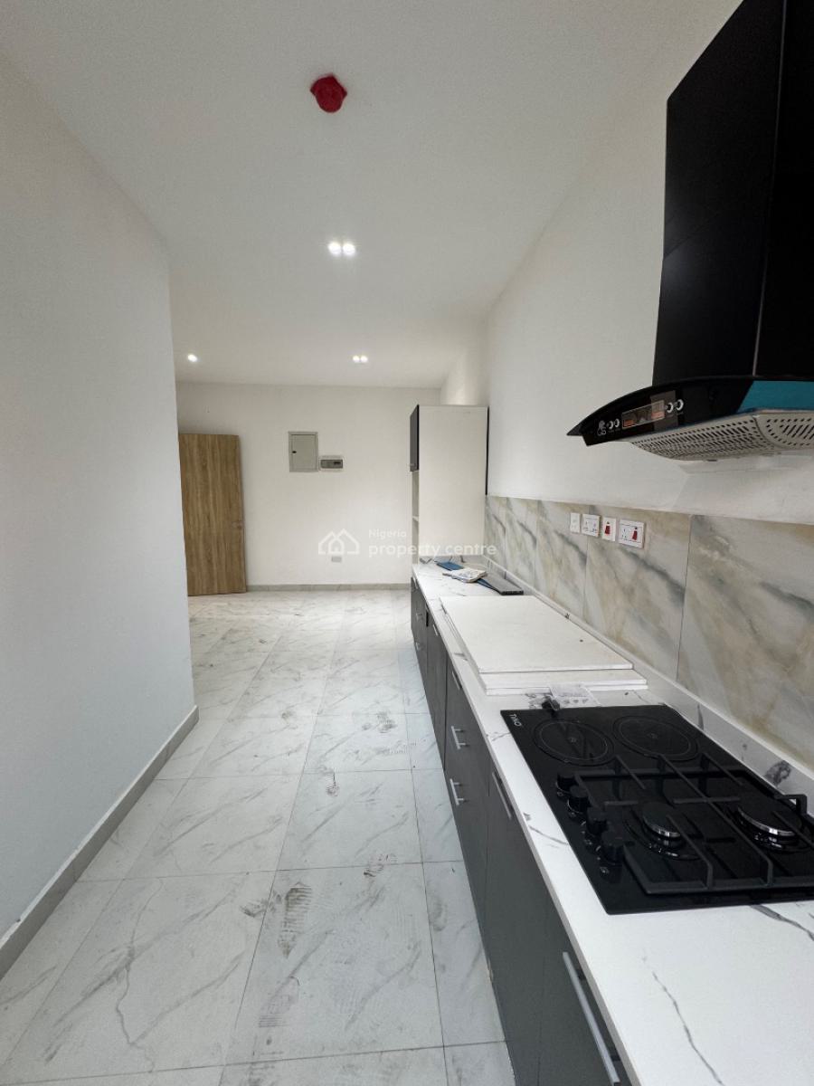 Spacious 3 Bedroom Flat with Elevator and Pool, Lekki Phase 1, Lekki, Lagos, Block of Flats for Sale