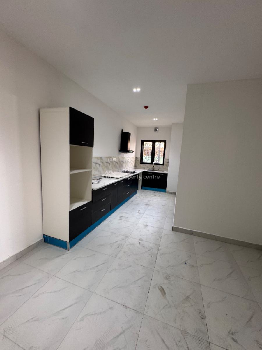 Spacious 3 Bedroom Flat with Elevator and Pool, Lekki Phase 1, Lekki, Lagos, Block of Flats for Sale