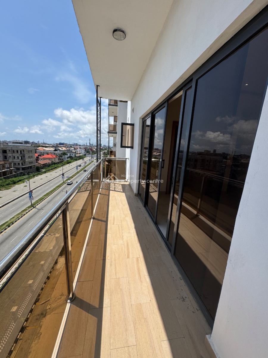 Spacious 3 Bedroom Flat with Elevator and Pool, Lekki Phase 1, Lekki, Lagos, Block of Flats for Sale