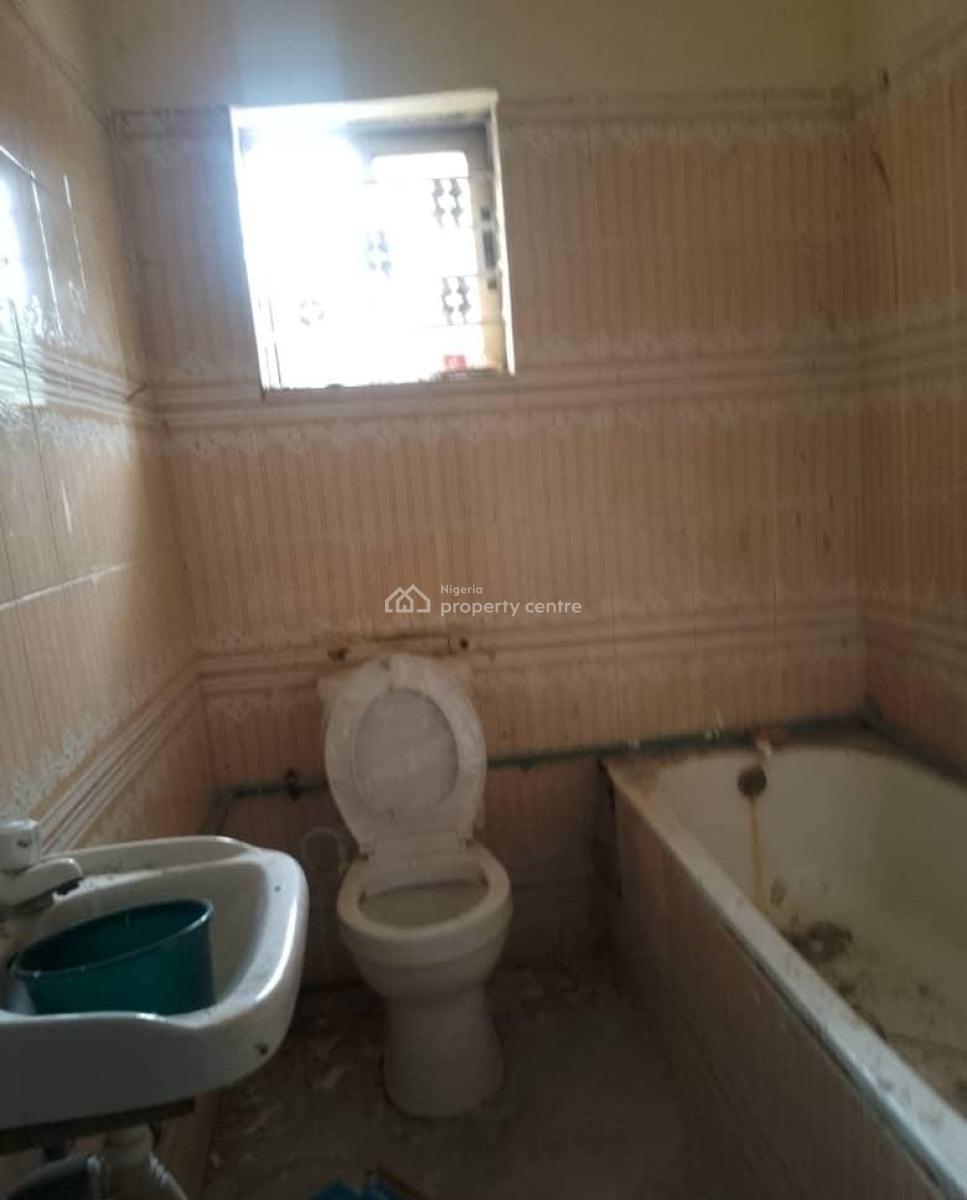 Room Self Contain with Car Park, Fadeyi, Shomolu, Lagos, Self Contain (single Rooms) for Rent