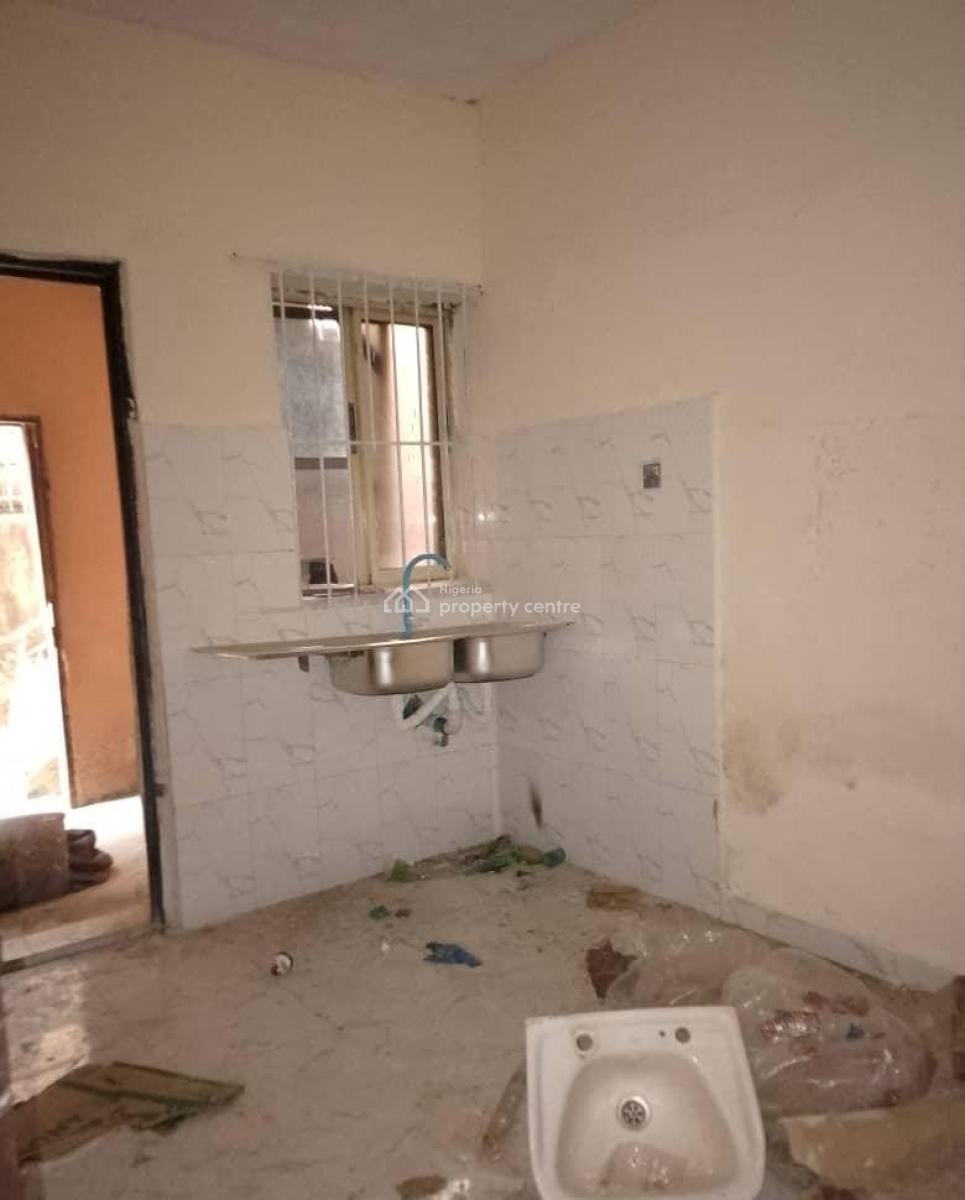 Room Self Contain with Car Park, Fadeyi, Shomolu, Lagos, Self Contain (single Rooms) for Rent