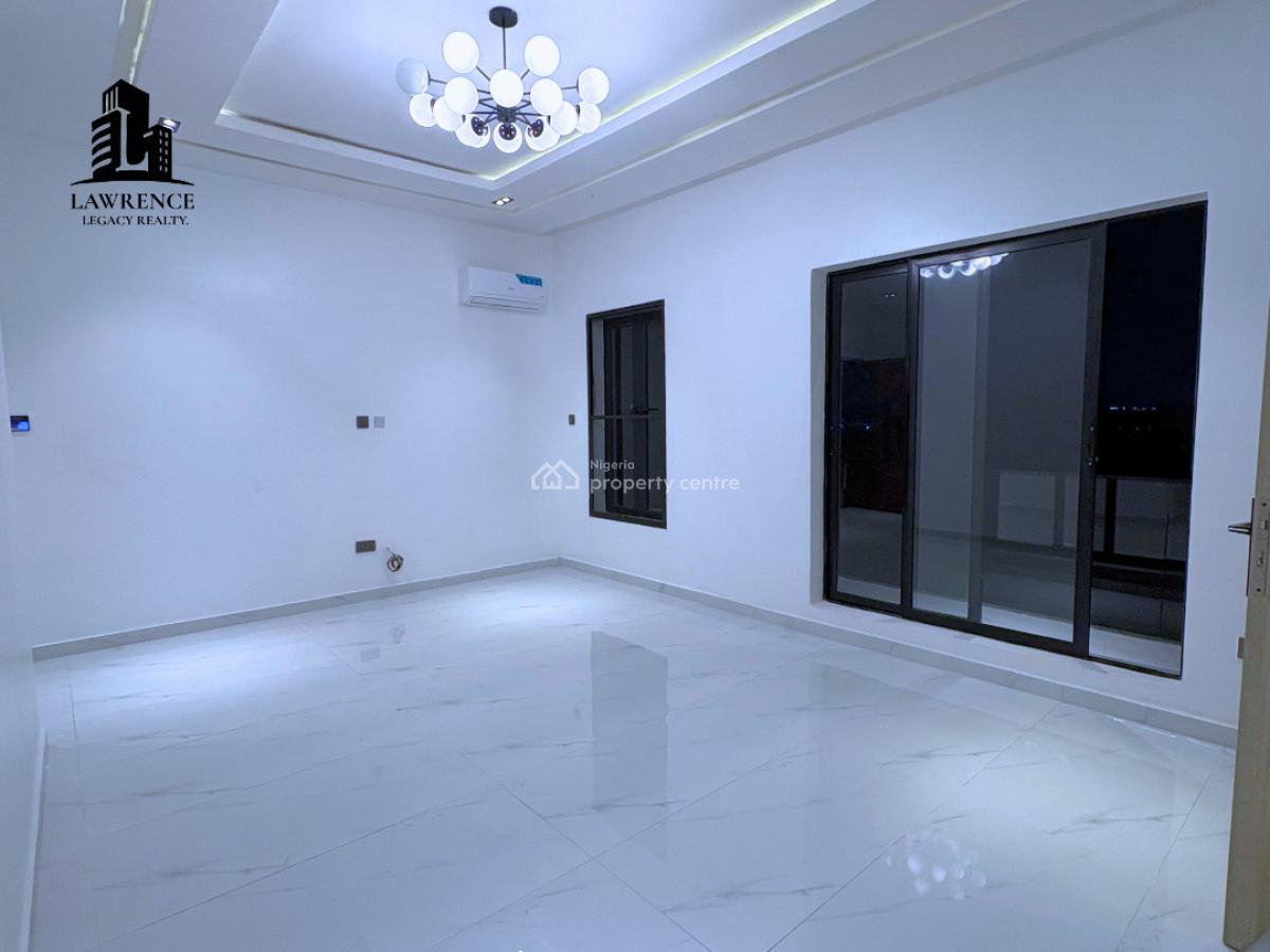 Two Bedroom Studio Apartment, Lekki Phase 1, Lekki, Lagos, Flat / Apartment for Sale