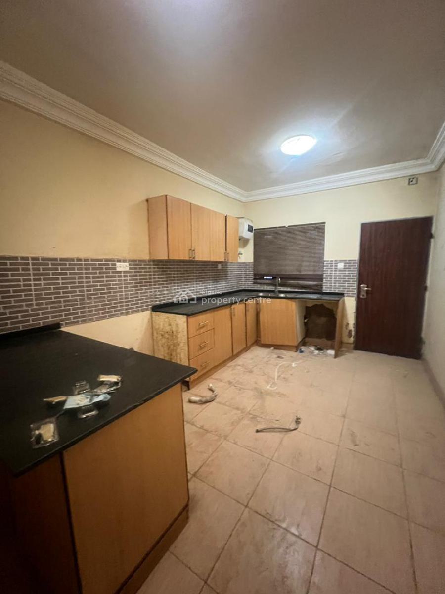 Luxury 4 Bedroom Terrace , Corner Piece, Guzape Main, Guzape District, Abuja, Terraced Duplex for Rent