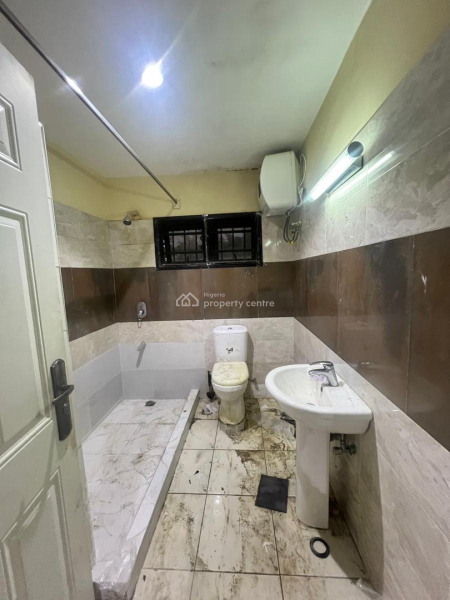 Luxury 4 Bedroom Terrace , Corner Piece, Guzape Main, Guzape District, Abuja, Terraced Duplex for Rent