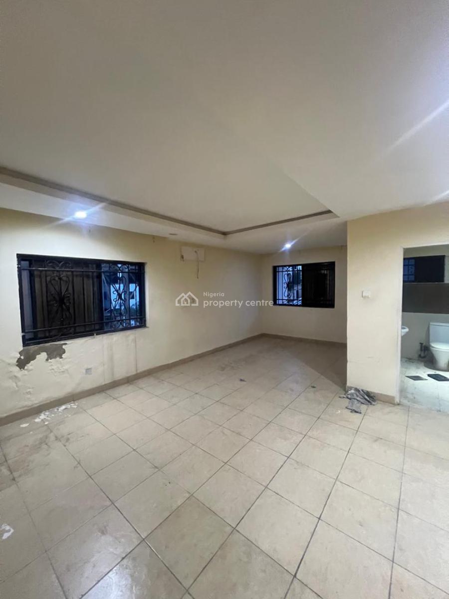 Luxury 4 Bedroom Terrace , Corner Piece, Guzape Main, Guzape District, Abuja, Terraced Duplex for Rent
