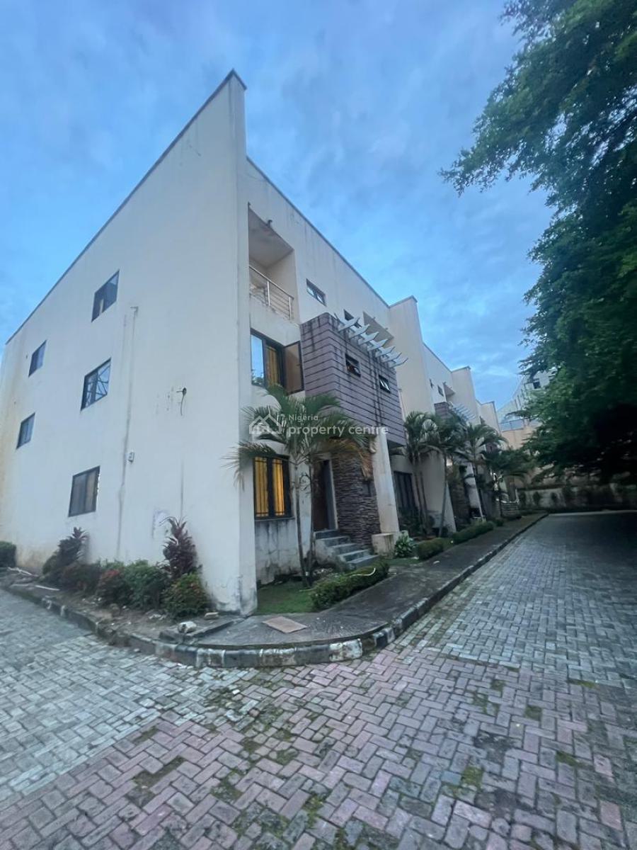 Luxury 4 Bedroom Terrace , Corner Piece, Guzape Main, Guzape District, Abuja, Terraced Duplex for Rent