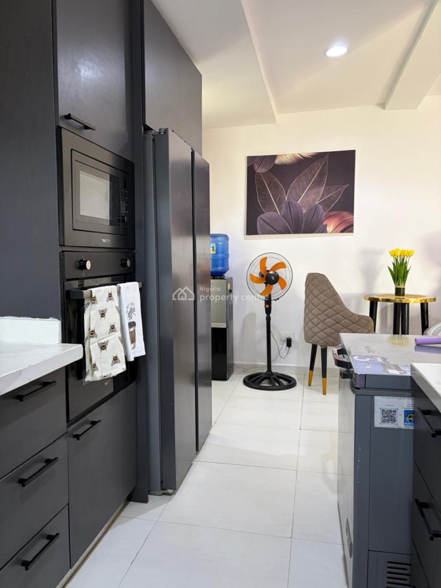 2 Bedroom Apartment En-suite, Ikota, Lekki, Lagos, Flat / Apartment Short Let