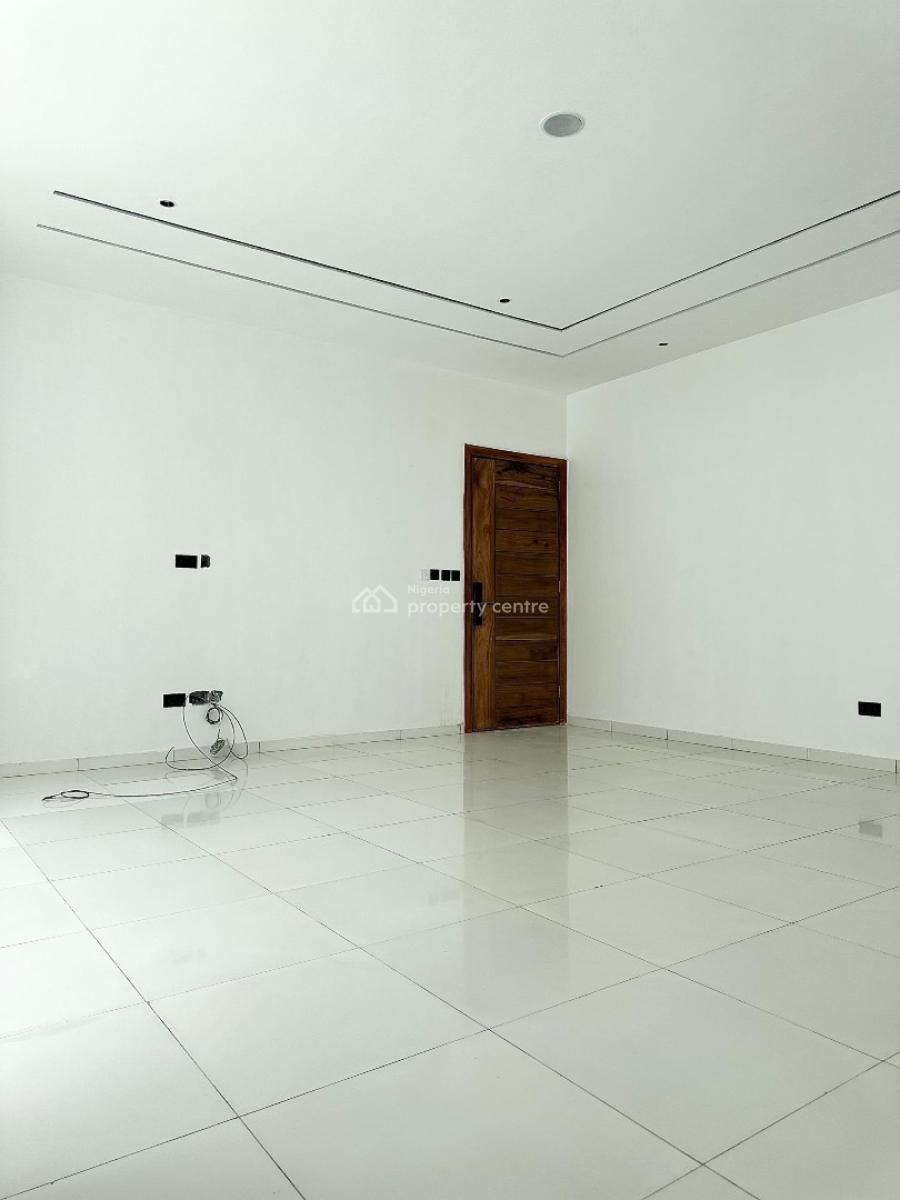 2 Bedroom Available, Right Hand Side, Lekki Phase 1, Lekki, Lagos, Flat / Apartment for Sale