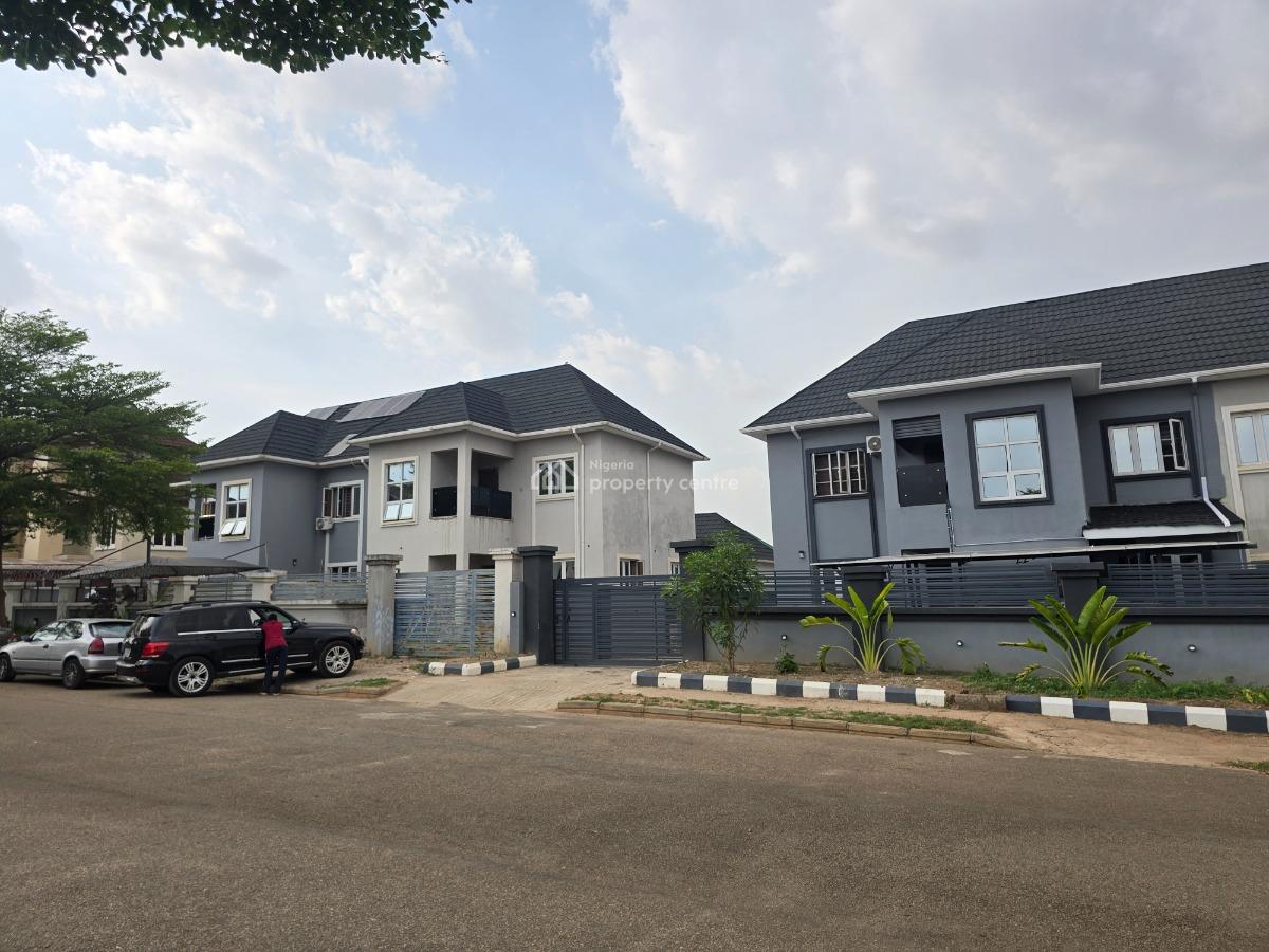 4 Bedroom with Bq, Within Sunnyvale, Around Sunnyvale Estate, Dakwo, Abuja, Semi-detached Duplex for Sale