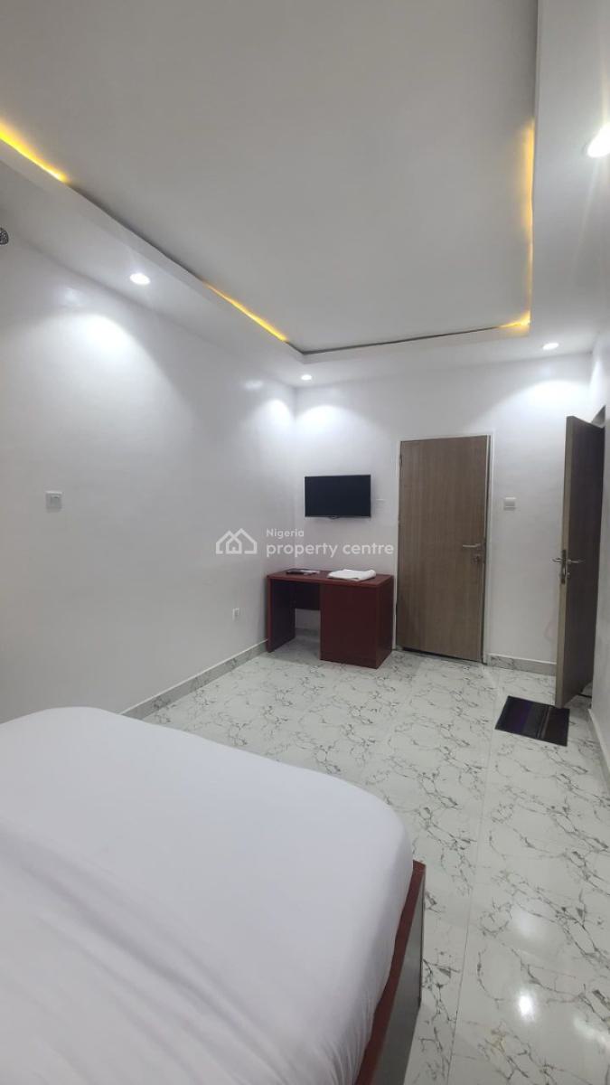Spacious Furnished Studio Apartment, Lekki Phase 1, Lekki, Lagos, Flat / Apartment for Rent
