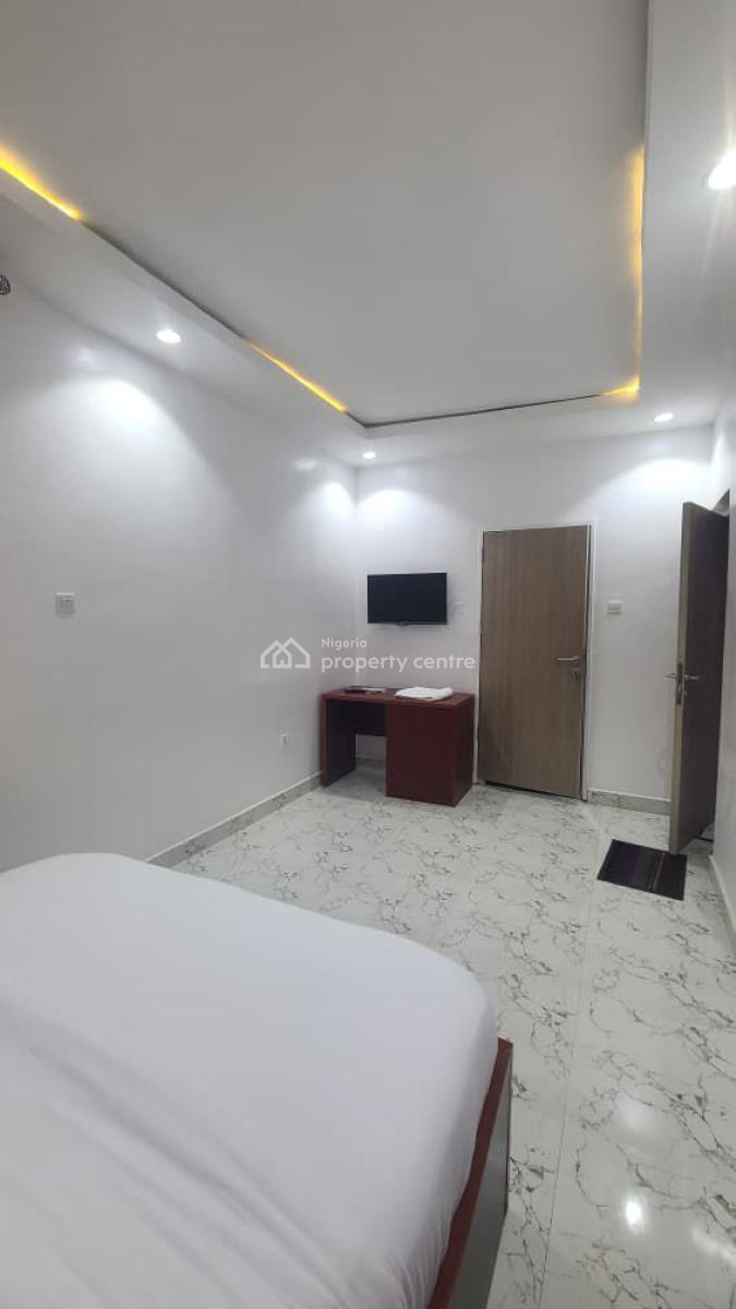 Spacious Furnished Studio Apartment, Lekki Phase 1, Lekki, Lagos, Flat / Apartment for Rent