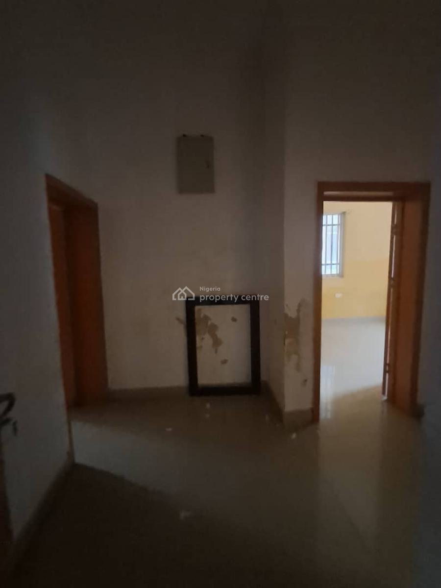 Spacious 3 Bedroom Flat on Ground Floor, New Road Alpha Beach Chevron, Lekki, Lagos, Flat / Apartment for Rent