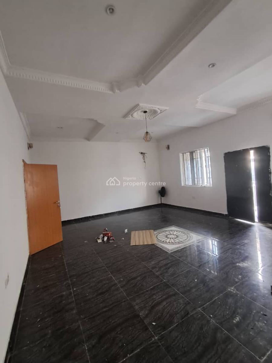 Spacious 3 Bedroom Flat on Ground Floor, New Road Alpha Beach Chevron, Lekki, Lagos, Flat / Apartment for Rent