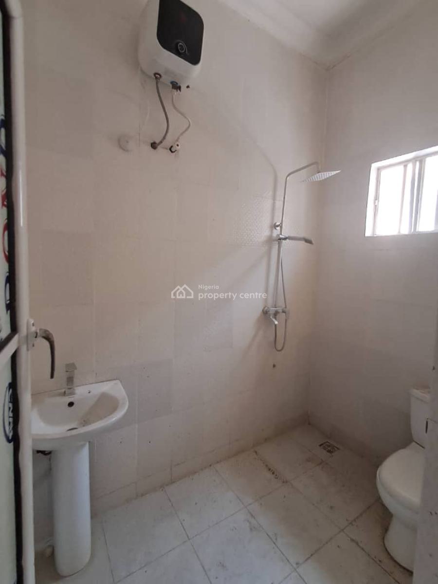 Spacious 3 Bedroom Flat on Ground Floor, New Road Alpha Beach Chevron, Lekki, Lagos, Flat / Apartment for Rent