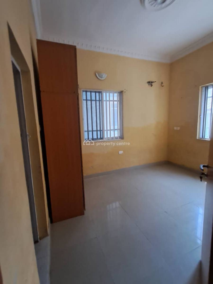 Spacious 3 Bedroom Flat on Ground Floor, New Road Alpha Beach Chevron, Lekki, Lagos, Flat / Apartment for Rent