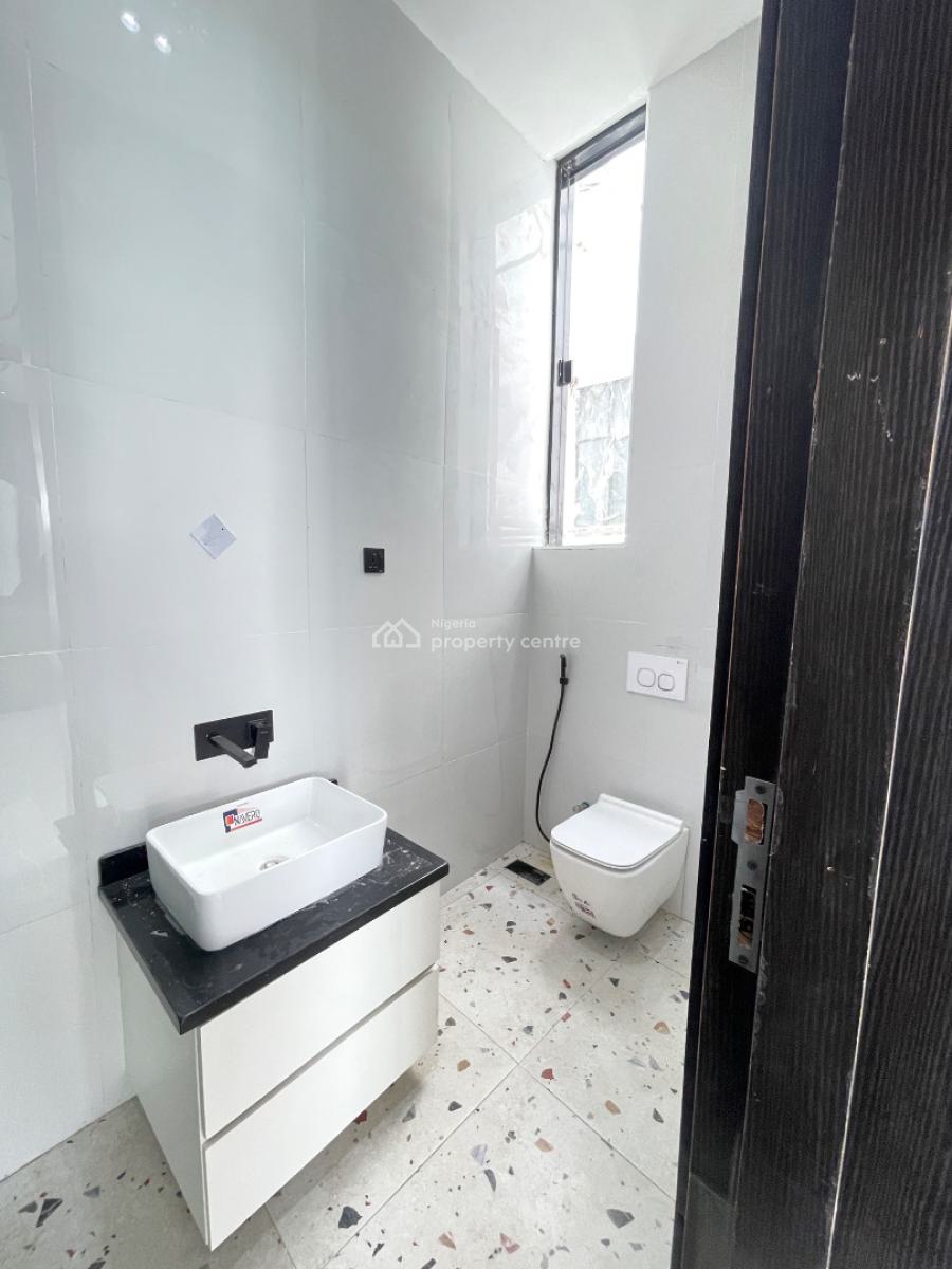 Beautifully Built 6 Bedroom Fully Detached Duplex with a Room Bq, Chevron, Lekki Phase 2, Lekki, Lagos, Detached Duplex for Sale