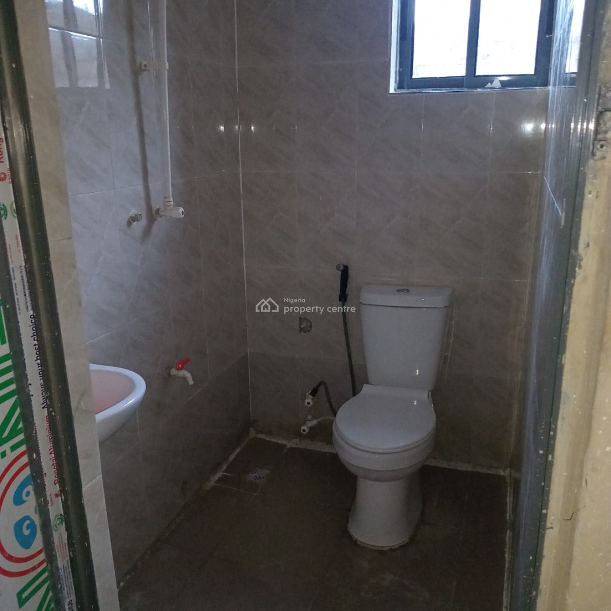 Mini Flat, Off Alagomeji, Yaba, Lagos, Flat / Apartment for Rent