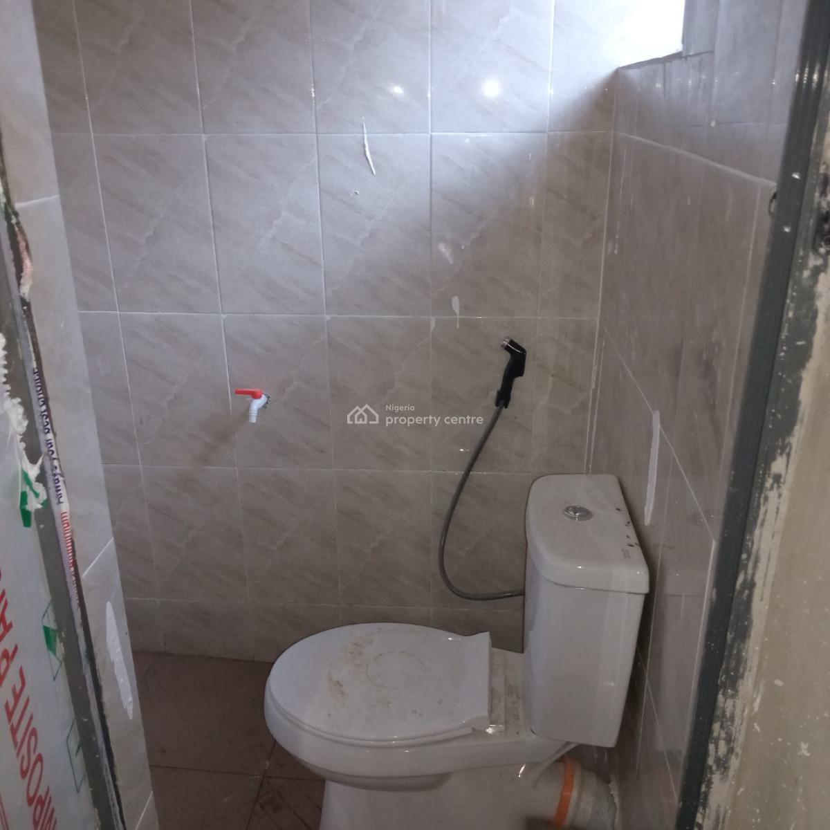 Mini Flat, Off Alagomeji, Yaba, Lagos, Flat / Apartment for Rent
