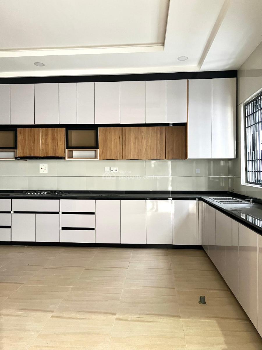 Luxury Mansion, Guzape District, Abuja, House for Sale