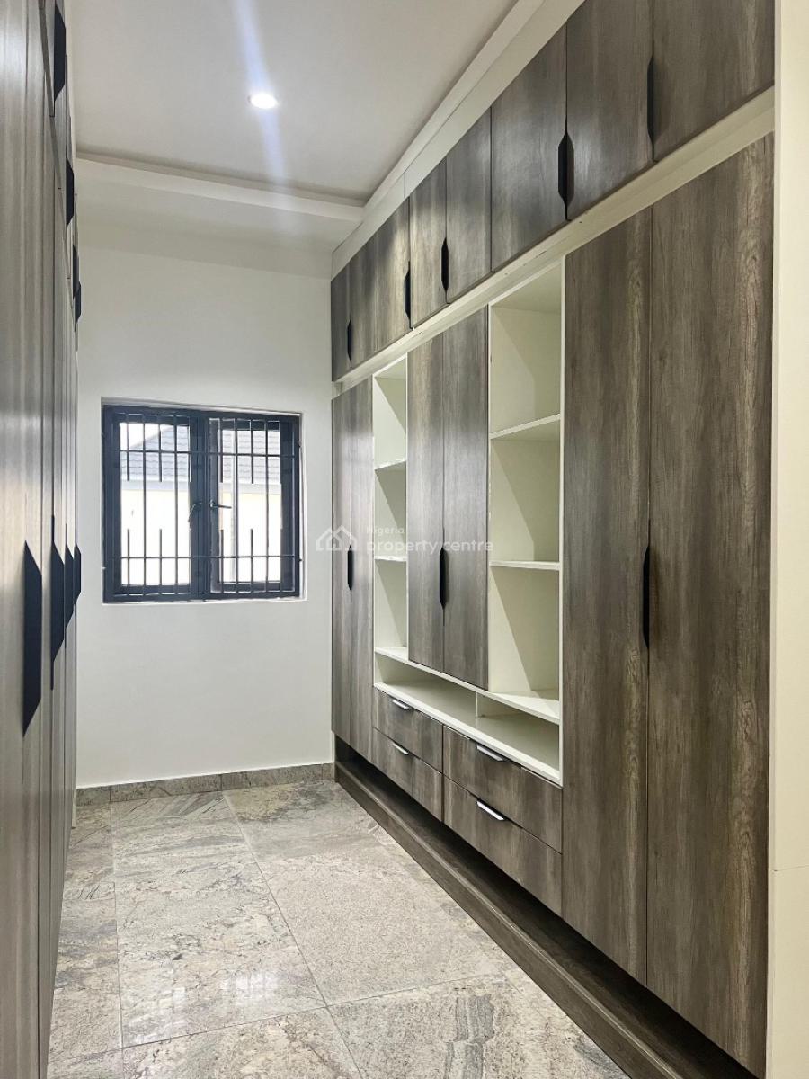Luxury Mansion, Guzape District, Abuja, House for Sale