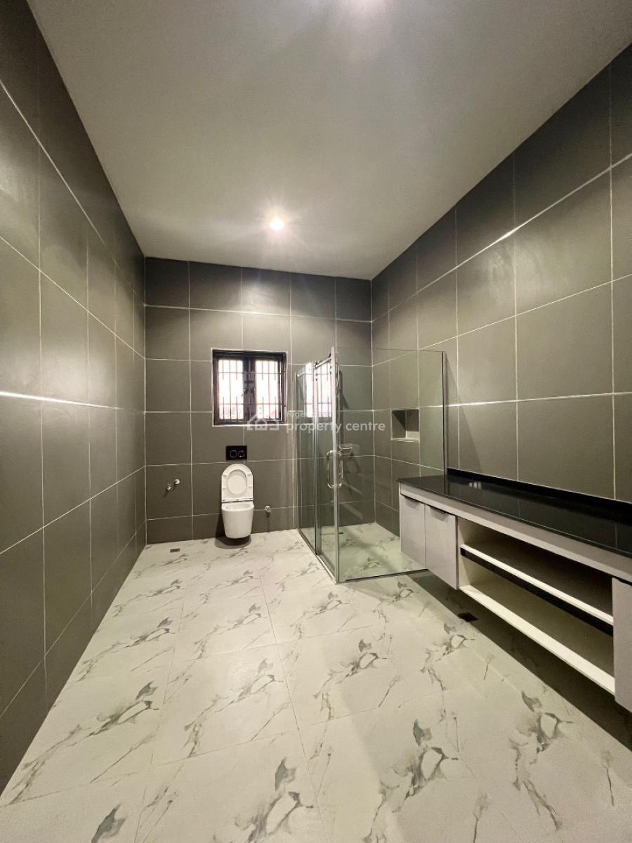 Luxury Mansion, Guzape District, Abuja, House for Sale