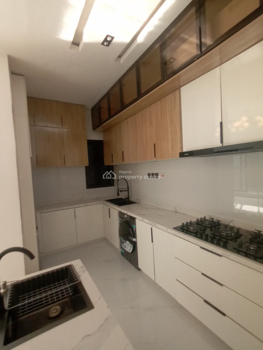 Executive 2 Bedroom Flat, Chisco, Lekki, Lagos, Flat / Apartment for Sale