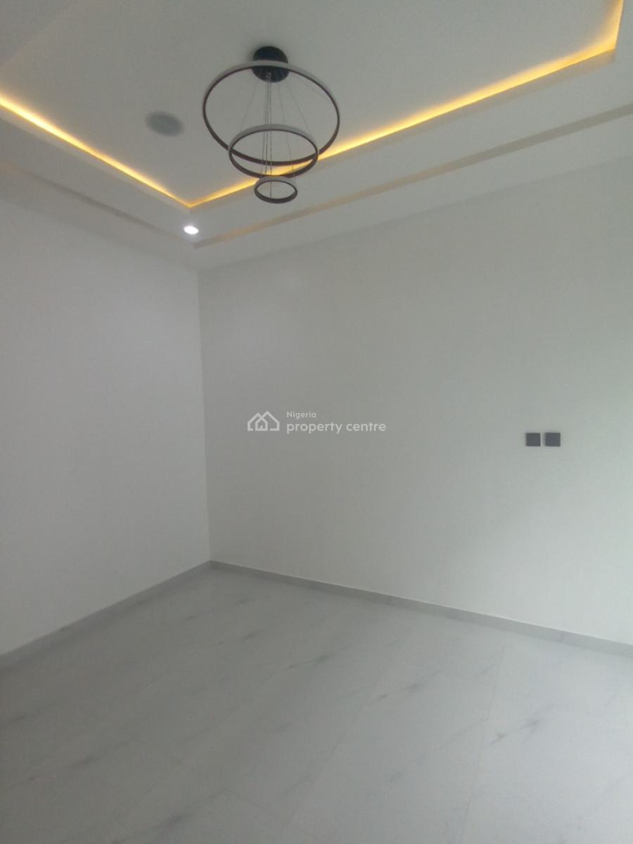 Executive 2 Bedroom Flat, Chisco, Lekki, Lagos, Flat / Apartment for Sale