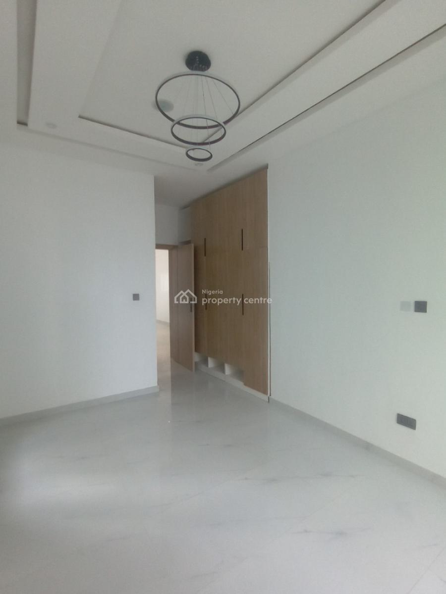 Executive 2 Bedroom Flat, Chisco, Lekki, Lagos, Flat / Apartment for Sale