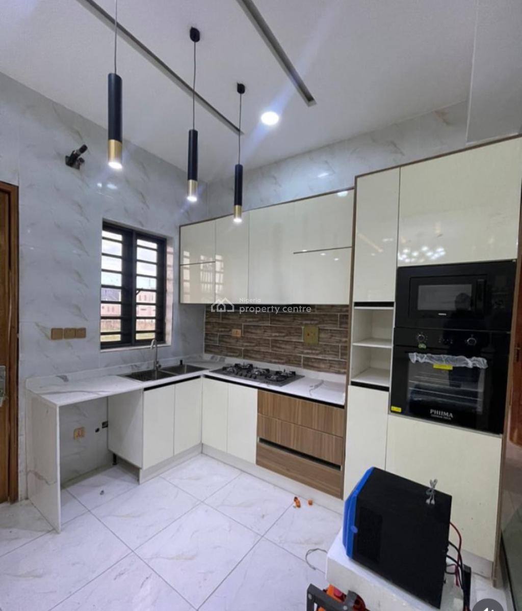 1 Bedroom Apartment in Prime Location, Agungi, Lekki, Lagos, Mini Flat (room and Parlour) for Rent