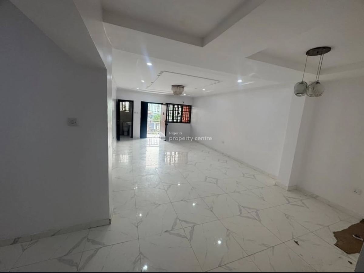 Spacious 3 Bedroom Apartment, Lekki Phase 1, Lekki, Lagos, Flat / Apartment for Rent