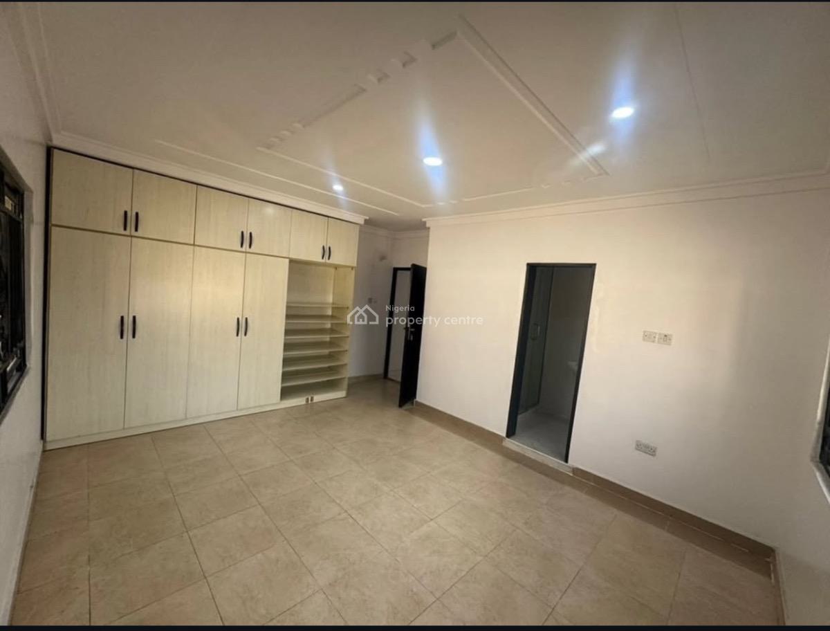 Spacious 3 Bedroom Apartment, Lekki Phase 1, Lekki, Lagos, Flat / Apartment for Rent