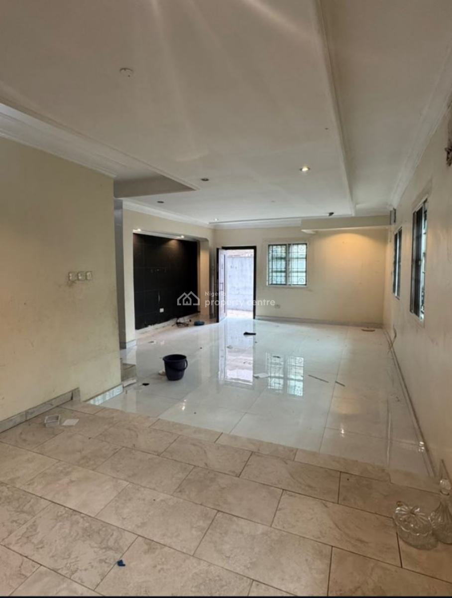 Spacious 4 Bedroom Self-compound Duplex, Lekki Phase 1, Lekki, Lagos, Semi-detached Duplex for Rent