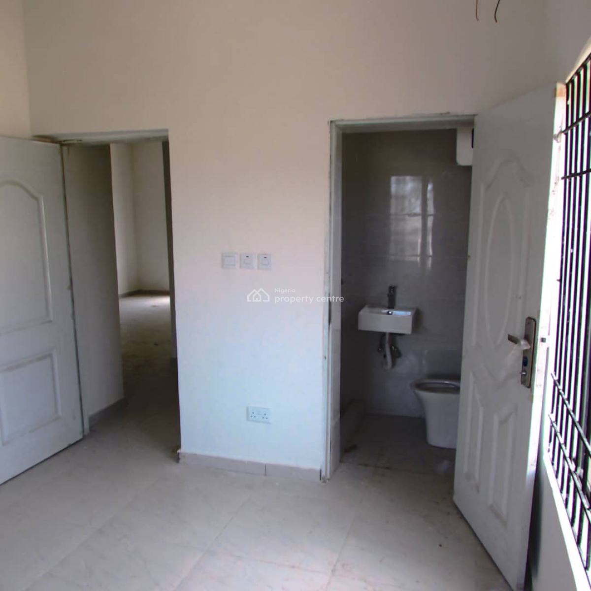 Nice 2 Bedroom Flat, Lekki Scheme 2, Close to Abraham Adesanya, Lekki Phase 2, Lekki, Lagos, Flat / Apartment for Sale