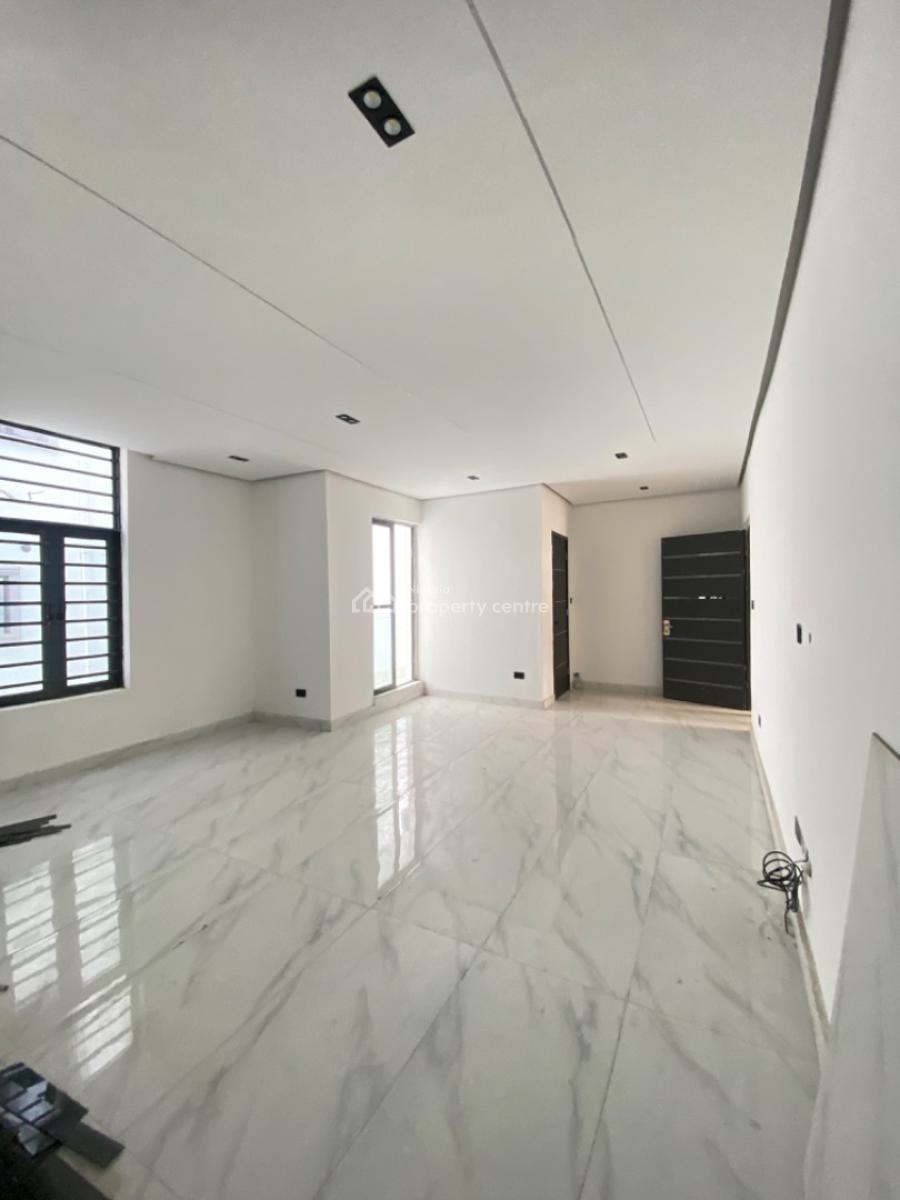 1 Bedroom Apartment, Ologolo, Lekki, Lagos, Mini Flat (room and Parlour) for Sale