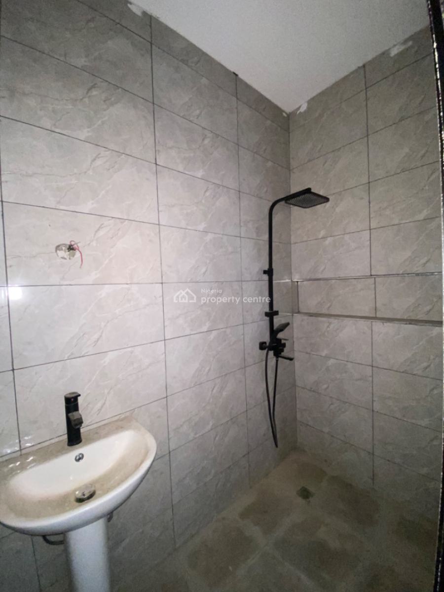2 Bedroom Apartment, Ologolo, Lekki, Lagos, Flat / Apartment for Sale