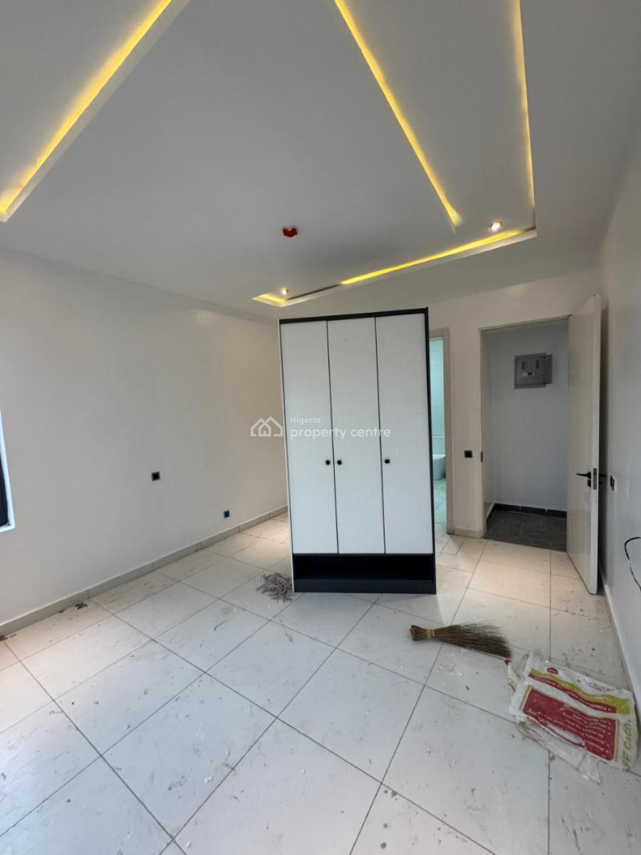 Well Maintained Mini Flat Apartment, Lekki Phase 1, Lekki, Lagos, Mini Flat (room and Parlour) for Rent