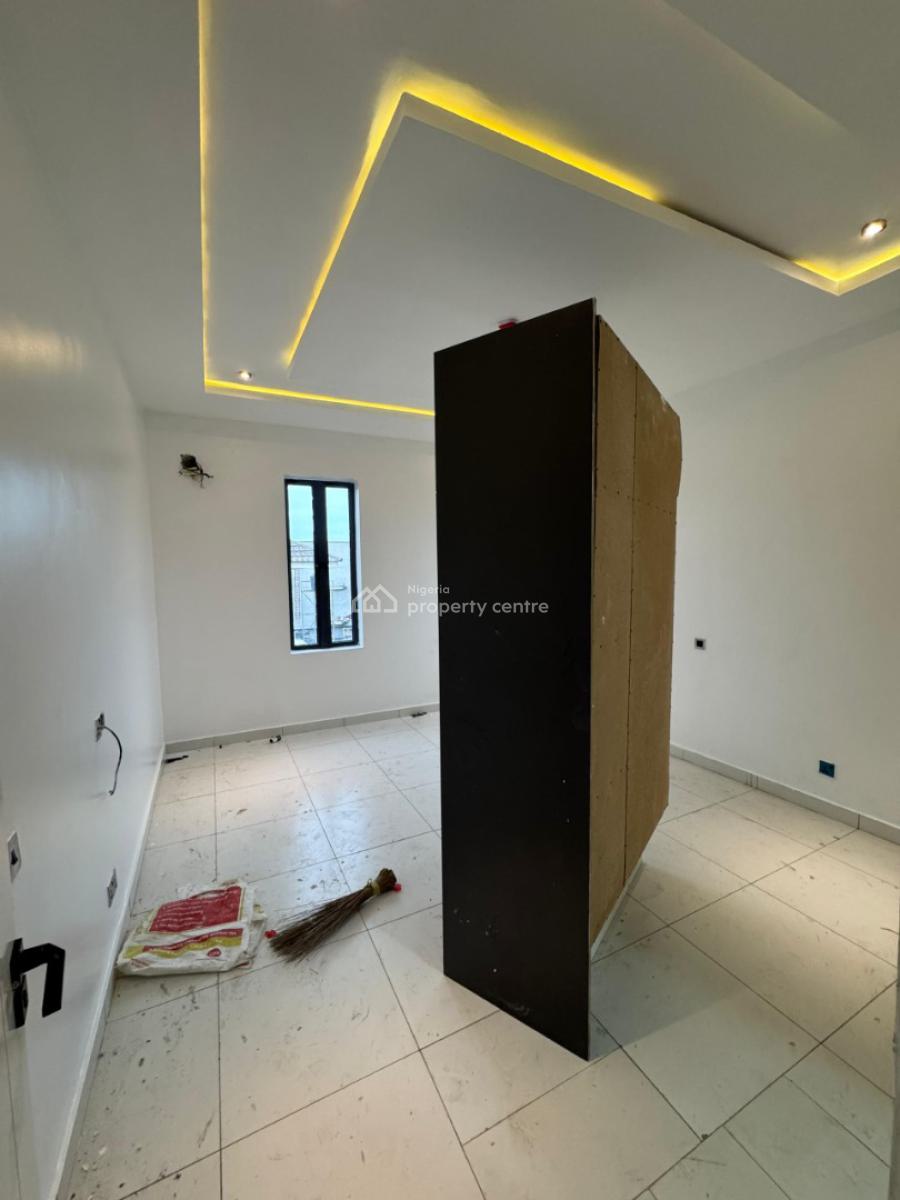 Well Maintained Mini Flat Apartment, Lekki Phase 1, Lekki, Lagos, Mini Flat (room and Parlour) for Rent