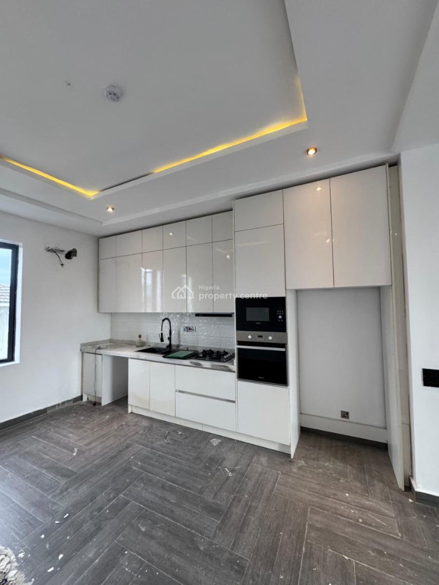 Well Maintained Mini Flat Apartment, Lekki Phase 1, Lekki, Lagos, Mini Flat (room and Parlour) for Rent