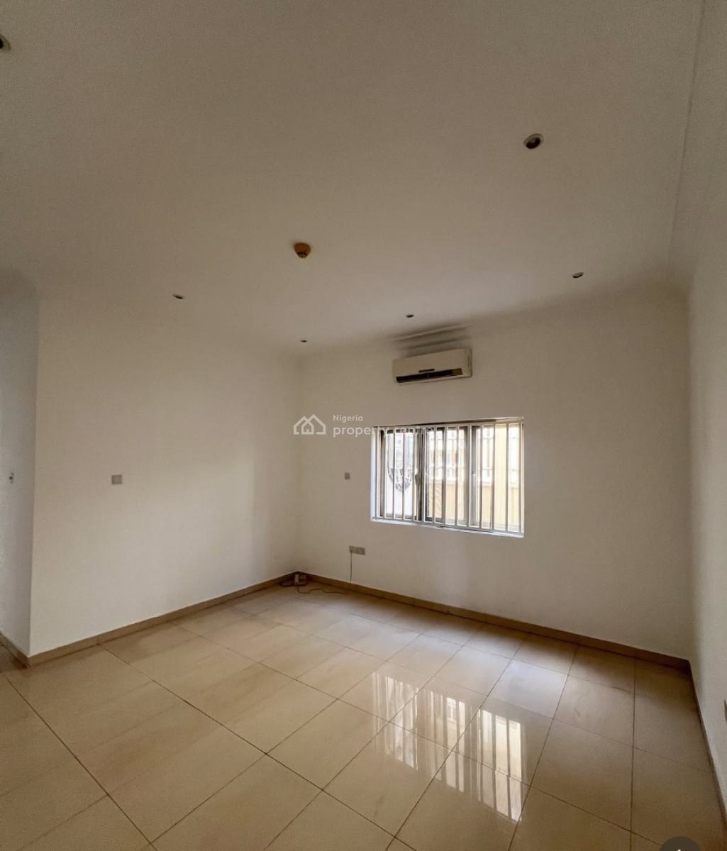 Fully Serviced Spacious 2 Bedroom Apartment, Lekki Phase 1, Lekki, Lagos, Flat / Apartment for Rent
