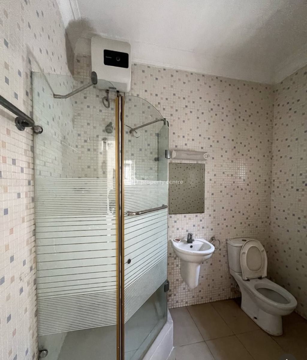 Fully Serviced Spacious 2 Bedroom Apartment, Lekki Phase 1, Lekki, Lagos, Flat / Apartment for Rent