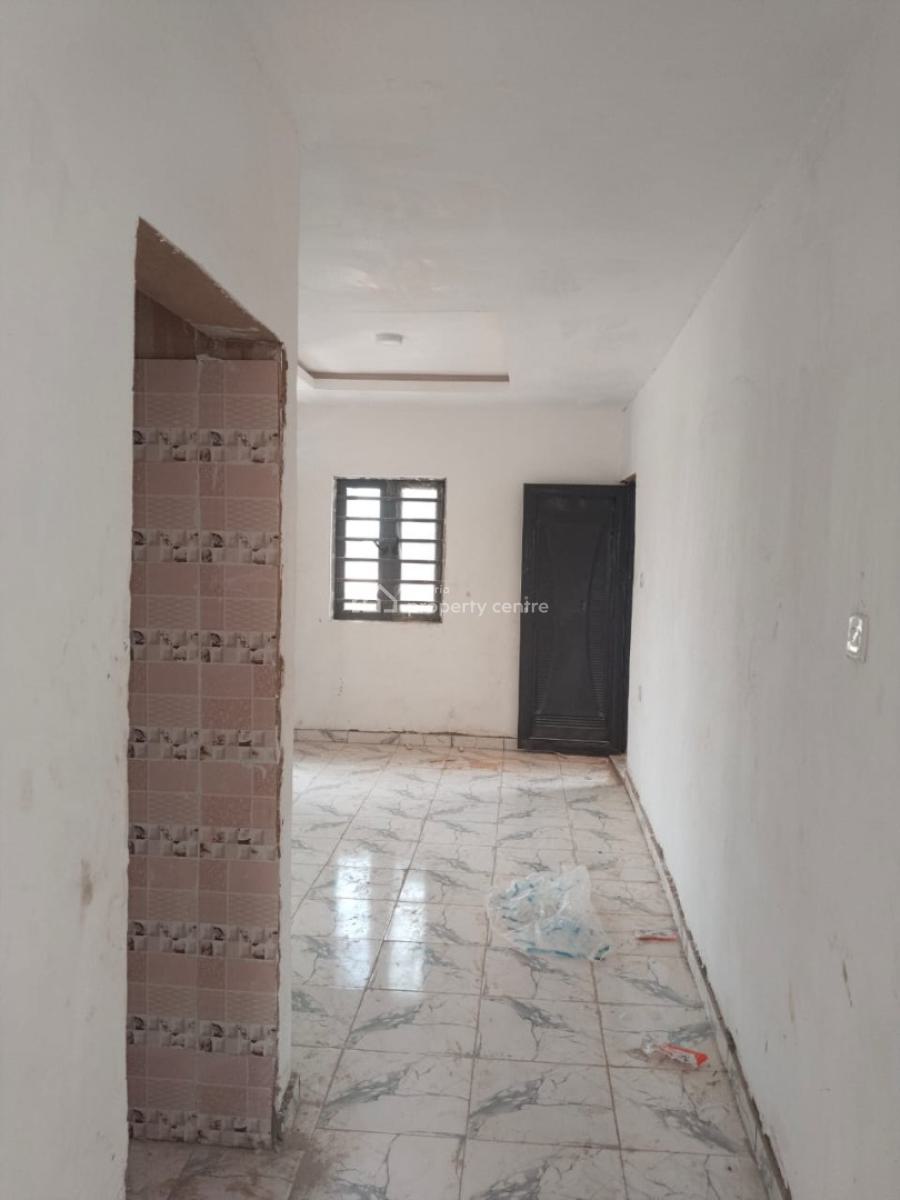 2 Bedroom Flat Upstairs with Private Balcony, Palmgrove, Shomolu, Lagos, Flat / Apartment for Rent