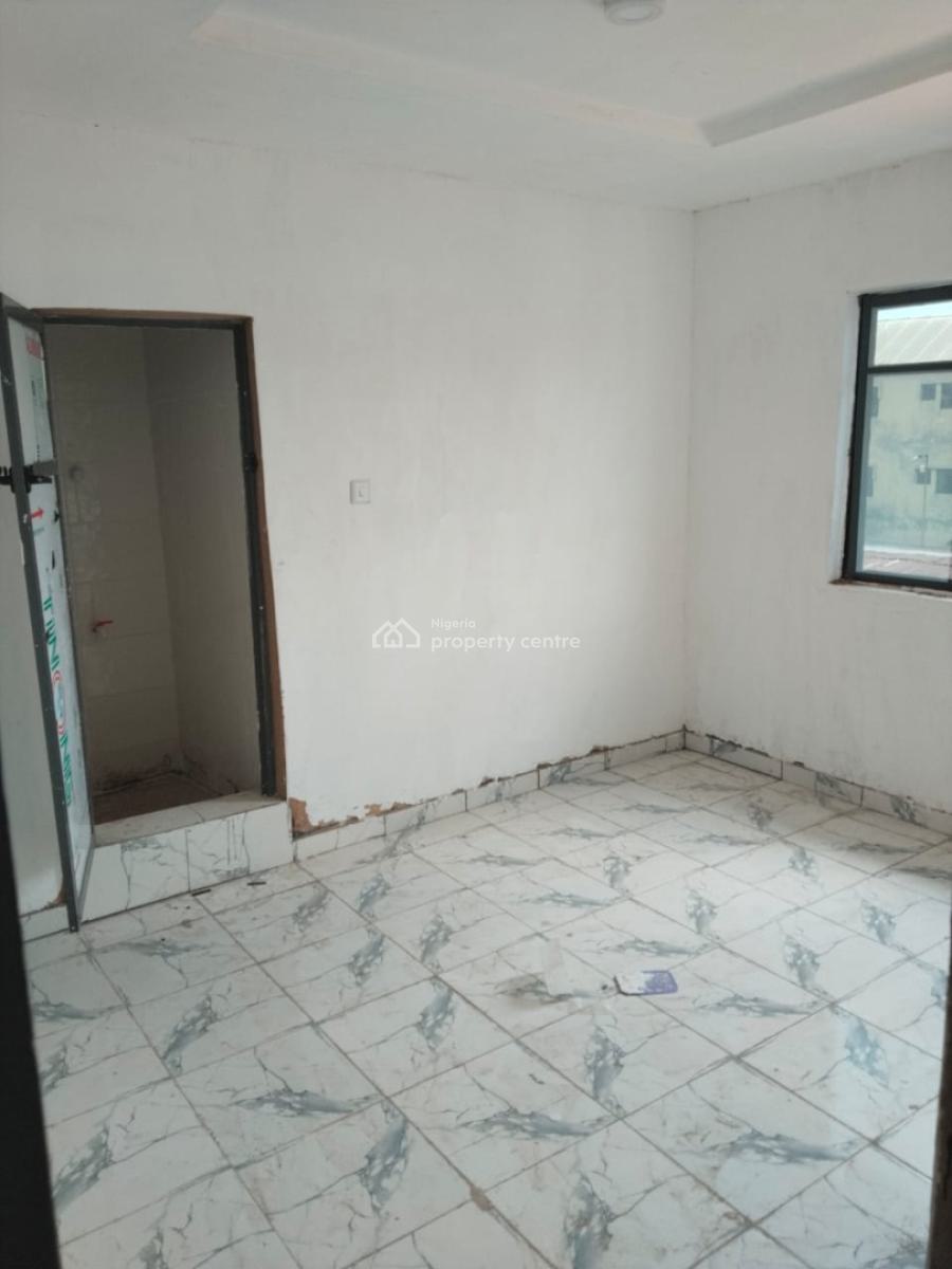 2 Bedroom Flat Upstairs with Private Balcony, Palmgrove, Shomolu, Lagos, Flat / Apartment for Rent