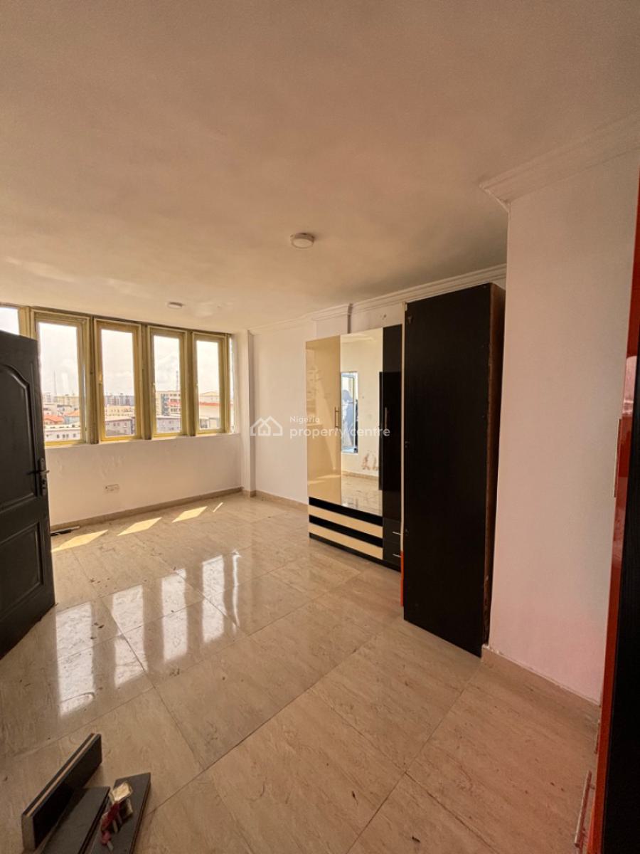 Spacious 3-bedroom Apartment with Bq, Pool, Gym and Elevator, Ikate Elegushi, Lekki, Lagos, Flat / Apartment for Rent