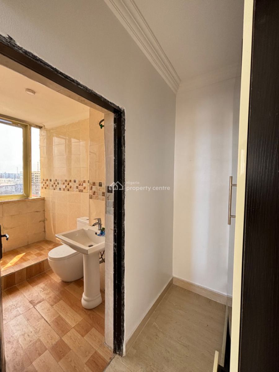Spacious 3-bedroom Apartment with Bq, Pool, Gym and Elevator, Ikate Elegushi, Lekki, Lagos, Flat / Apartment for Rent