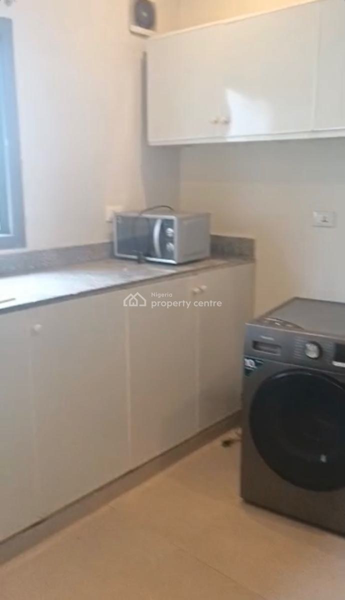 Lovely and Furnished 4 Bedroom Flat, Off Ligali, Victoria Island (vi), Lagos, Flat / Apartment for Rent