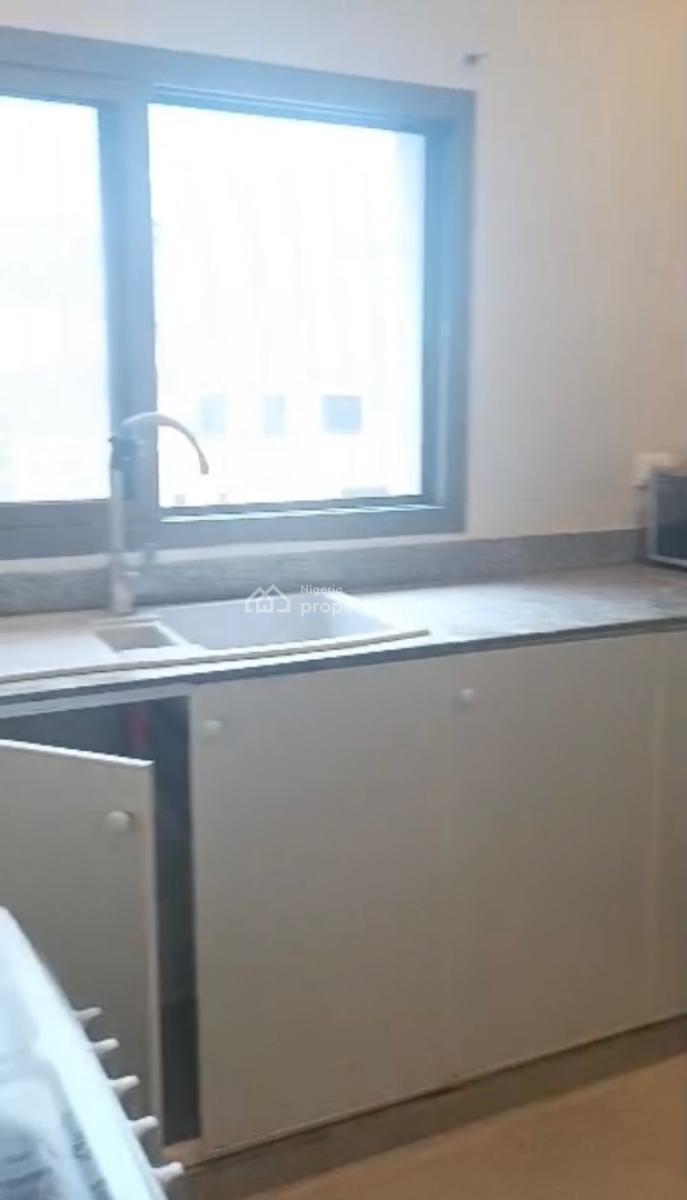 Lovely and Furnished 4 Bedroom Flat, Off Ligali, Victoria Island (vi), Lagos, Flat / Apartment for Rent