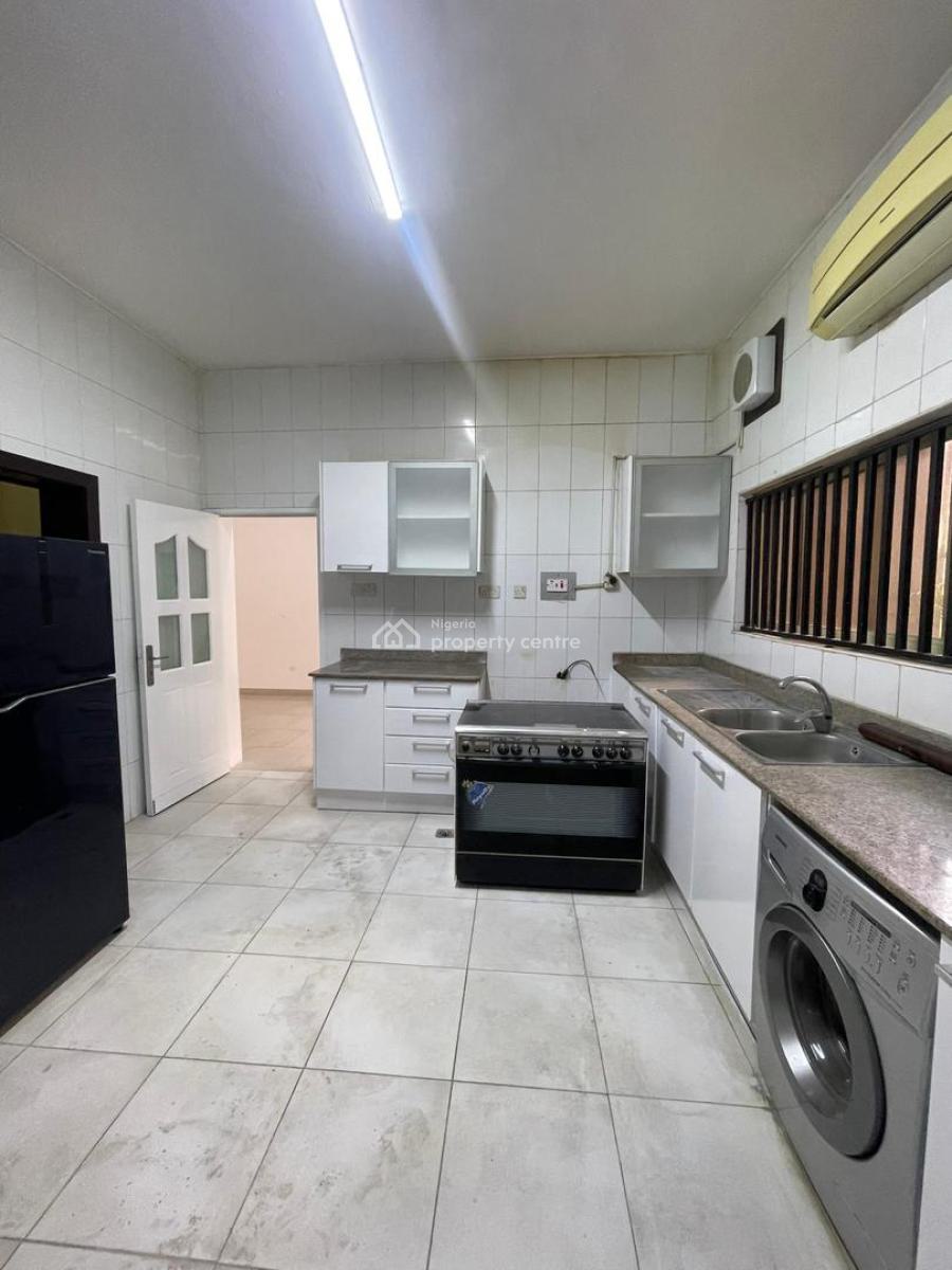 Modestly Built 3 Bedroom Apartment with Bq, Gym and Swimming Pool, Lekki Phase 1, Lekki, Lagos, House for Rent