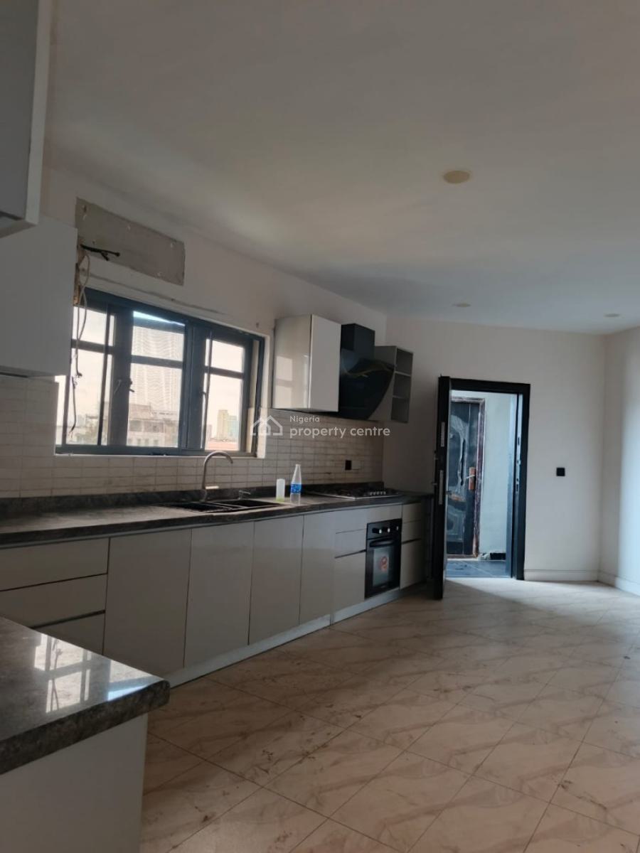 3 Bedroom Apartment with Amenities and  a Room Bq, Off Àjọṣe Adeogun, Victoria Island (vi), Lagos, Flat / Apartment for Rent